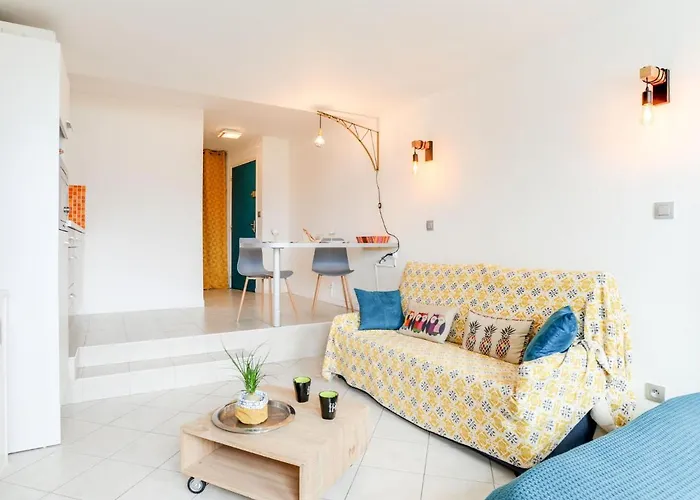 Les Marinas-8 By Interhome