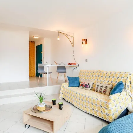 Les Marinas-8 By Interhome