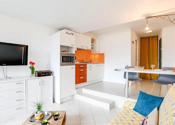 Les Marinas-8 By Interhome Daire