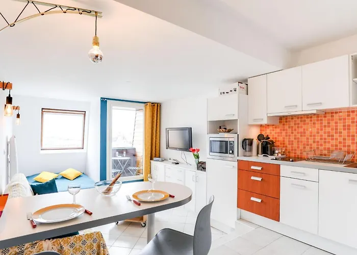 Les Marinas-8 By Interhome